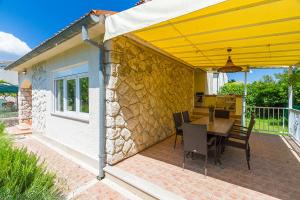 Im Jahr 2014 renoviertes Ferienhaus 400 Meter zum Strand 