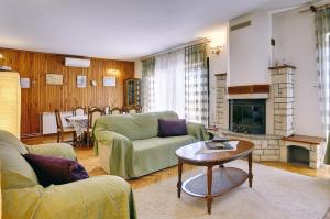 Einzigartige Villa nur 1 km bis zum Strand mit privatem Pool, BBQ, Klima, WLAN