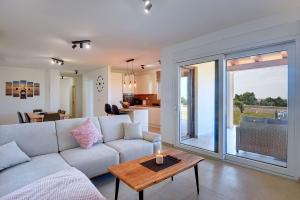 Ferienhaus mit Jacuzzi und Taverne mit Billard