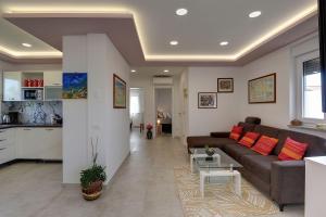 Große Dachterrasse mit Meerblick