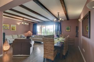 Herrliche Villa mit Pool, Whirlpool, Sauna, Fitnessraum,WiFi und nur 2 km vom Strand entfernt