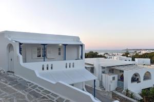 Nikolas Naousa Guesthouse Paros Greece