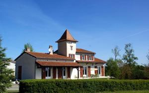 Maisons de vacances Maison de 4 chambres avec vue sur la ville jacuzzi et jardin clos a Castelnau Montratier : photos des chambres