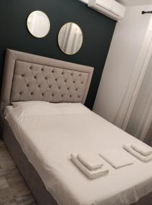 Petit Apartment - City Center - GORGOPOTAMOU 1