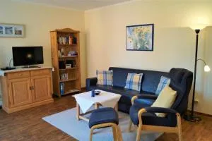 Strandnahe Fewo mit Balkon, WLAN-Anschluss & PKW-Stellplatz - Kühlungsborn