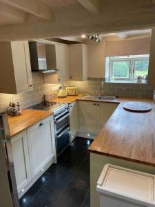 Ty Twty, Montgomery Cottage