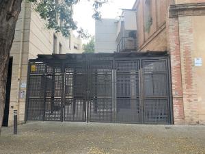 Apartamento próximo al centro de 2 dormitorios con piscina.