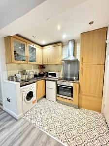 Centrally-Located Gem in Marble Arch, London