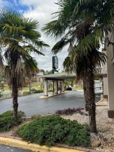 Heritage Inn