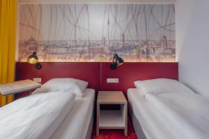 Twin Room room in Campanile Berlin Brandenburg Airport