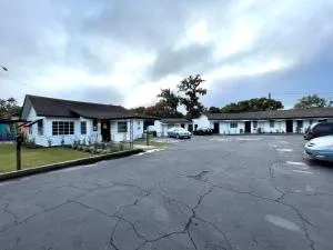 Deland Motel - Деленд