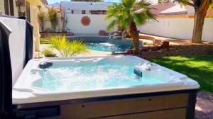 Ultimate Vacation: A Luxurious Oasis with a Pool!