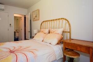 Bali Escape, tropical gardens, close to 3 beaches!