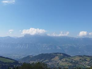 Studio rénové au pied des pistes avec balcon - FR-1-771-49