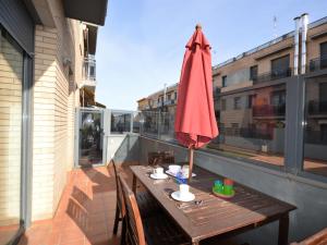 Apartamento en Sant Pere Pescador: 3 habitaciones, AA, jardín y piscina comunitarios - ES-89-122