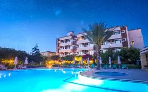 ANADOL Hotel & Pool at Kyrenia city center - Temblos