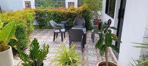 Seaview Residence Garden Room1