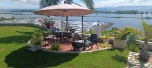 Seaview Residence Garden Room1