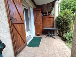 Appartements Le petit Venasque, T2, jardin, parking, 4 personnes : photos des chambres