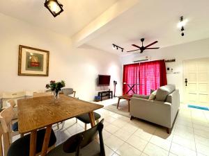 BNB Cozy Homestay - Emerald West Rawang