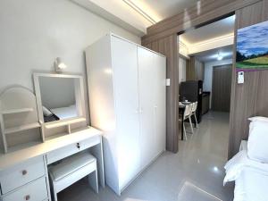 Pasay MOA 1486 Dynastel Shore Staycation