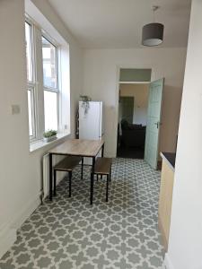 Rectory5 - 5 bedroom 7 beds Parking Perfect for Contractors