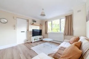 Lovely Studio Flat in Wimbledon w/ Free Parking - 莱尼斯公园