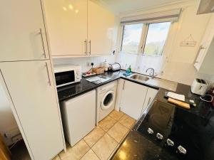 2 Bedroom Chalet SB11, Sandown Bay, Dog Friendly