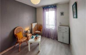 Appartements Amazing Apartment In La Grand-croix With Kitchen : photos des chambres
