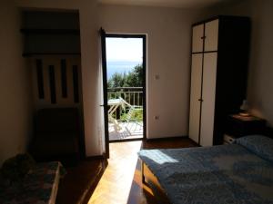 Apartment in Icici with sea view, terrace, Wi-Fi (4870-3)