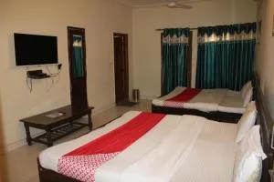 HOTEL NEW APPLE ROSE Chandigarh near railway station dariya UCO bank ke pass - Manī Mājra
