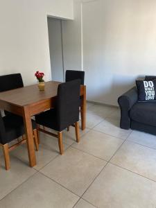 Loano I - Confort Moderno en Primer Piso con acceso por escalera!