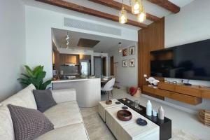 Captivating 1 BDR Fanadir Marina