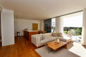 Lake24 CD256- CleverDetails, 3 bedroom apartment, sleeps 6, near to Falesia Beach and the Marina