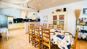 Villas Maison familiale en plein coeur de la Couarde sur Mer : photos des chambres