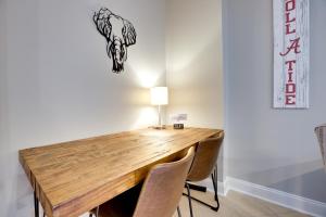 Tuscaloosa Condo Steps to Bryant-Denny Stadium!