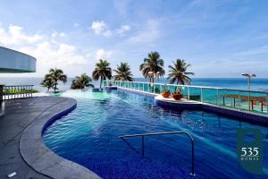 Lindo apartamento com varanda gourmet em Ondina