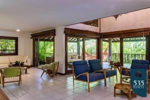 Oasis na Vila de Praia do Forte Casa 4 suítes.