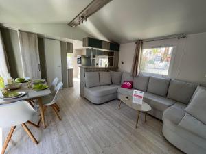 Campings Mobil Home 2CH Bien Equipe Valras-Plage : photos des chambres