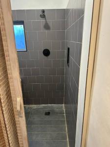 Lemon House Modern duplex by UCT