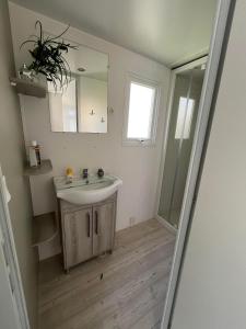 Campings Mobil Home 2CH Bien Equipe Valras-Plage : photos des chambres