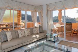 3 Bedrooms & Terrace, swimming pool - Portón 7