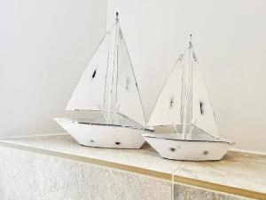 Cozy Modern Apartment with Sea Views