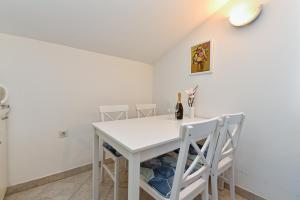 Apartment Mladen 1860