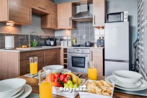 Luxury Sportcity Suite Amazing Views with Parking