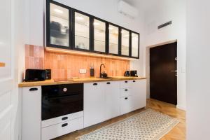 Flora Design Old Town- Free Parking