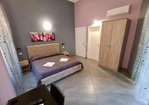 Double Room with Private Bathroom and Balcony room in Oasi del Turista