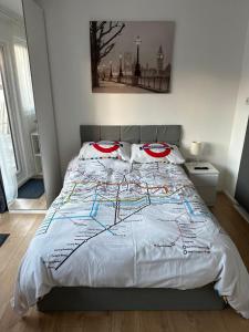 Self-contained en-suite room very close to Wembley stadium