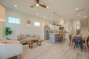 Modern Home Near Downtown with Fast WiFi, BBQ, Games & EV equipped! - Jacinto City