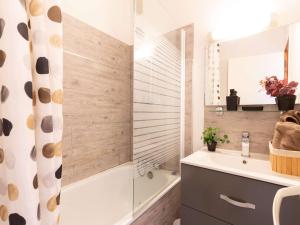 Studio 6 pers. ski Montagnes Pyrénées Pla dAdet - FR-1-296-483